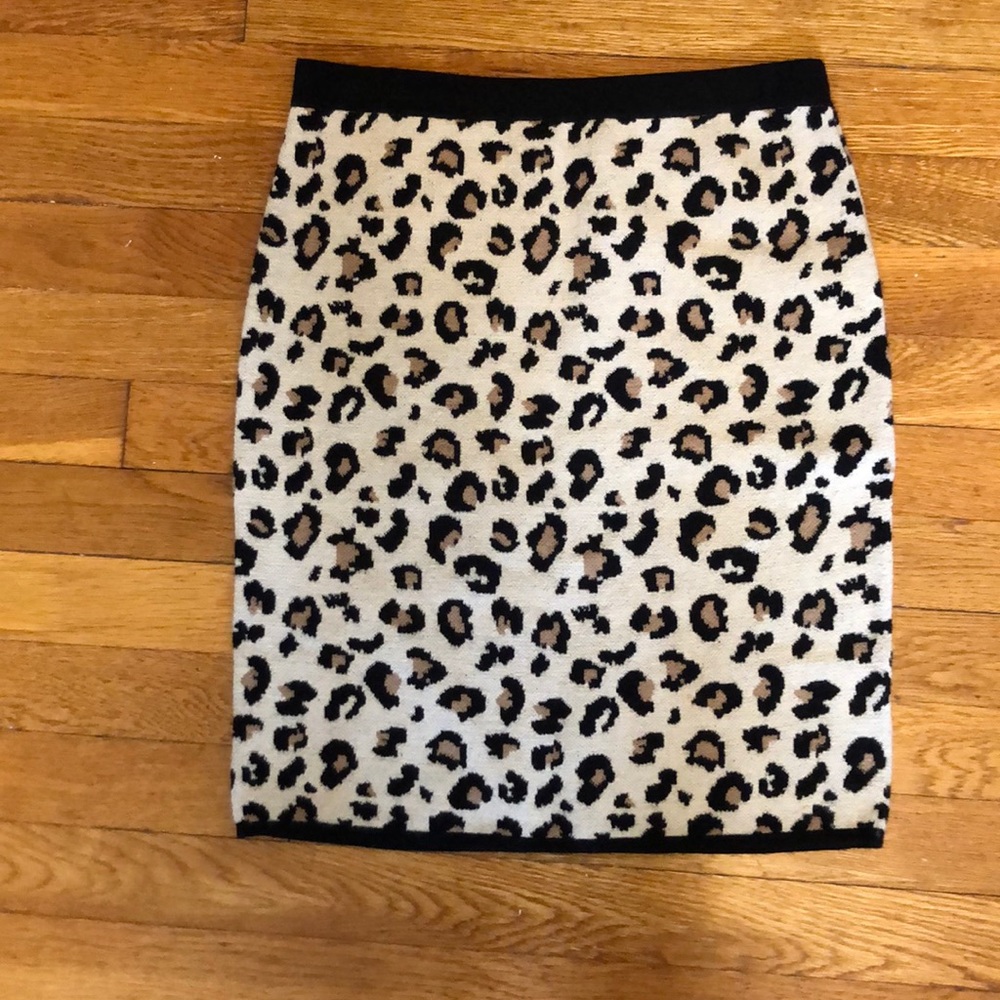 Velvet (brand) leopard mini skirt